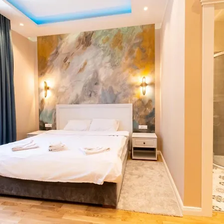 Apartment Black Gate - Quiet In The Heart Of Old Town With Free Private Secured Parking Brasov